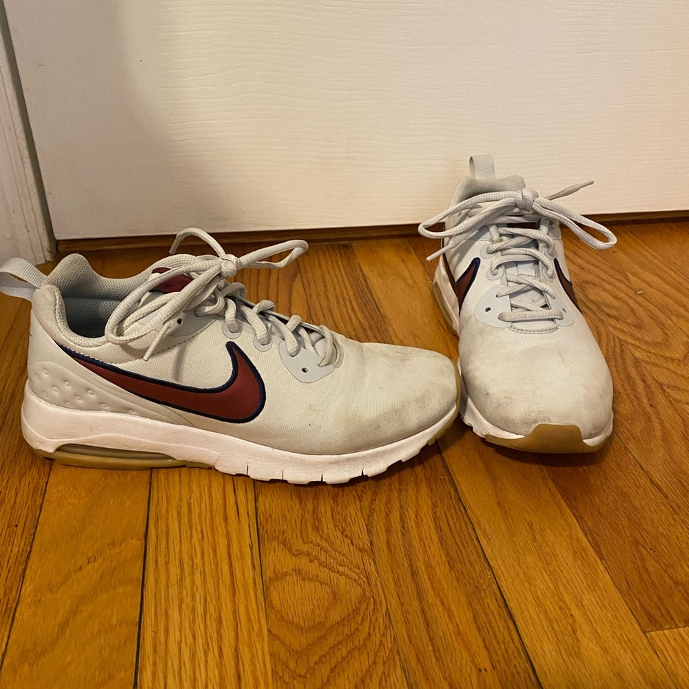 Women’s Nike shoes